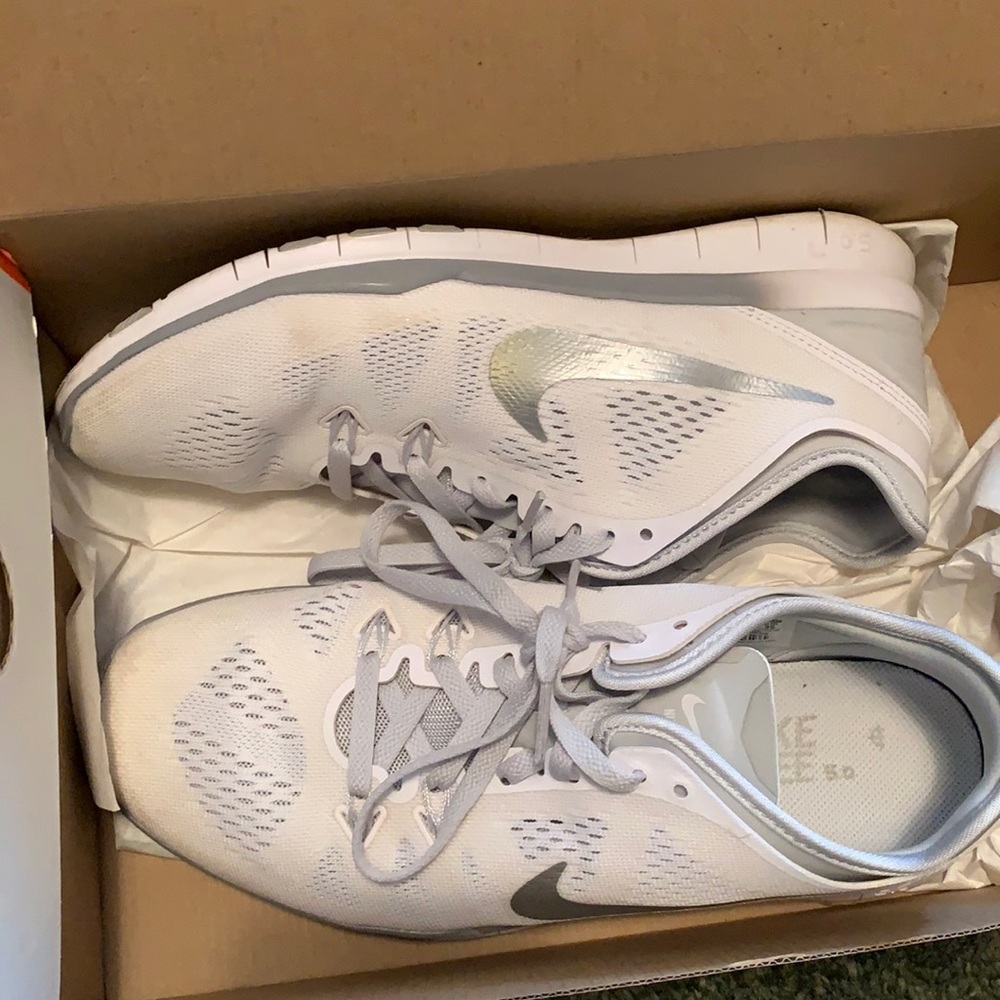 White Nike Free 5.0 Training Fit 5